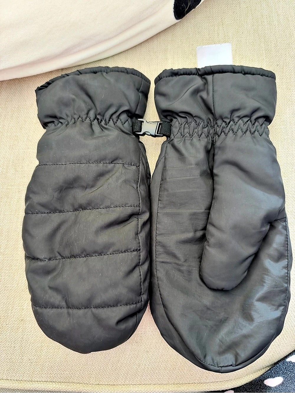 Eddie Bauer Quilted Mittens in Black Large
